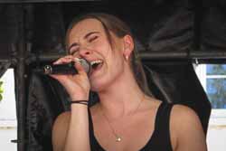 Sängerin beim Schachtseefest Bad Friedrichshall